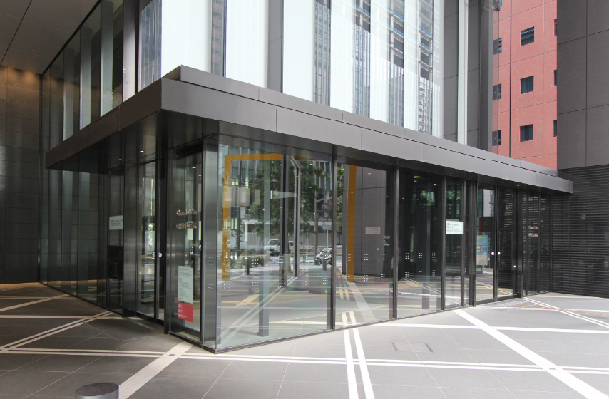 エントランス 風除室（庇は別途）：ステンレス STスーパーブラック ヘアーライン仕上