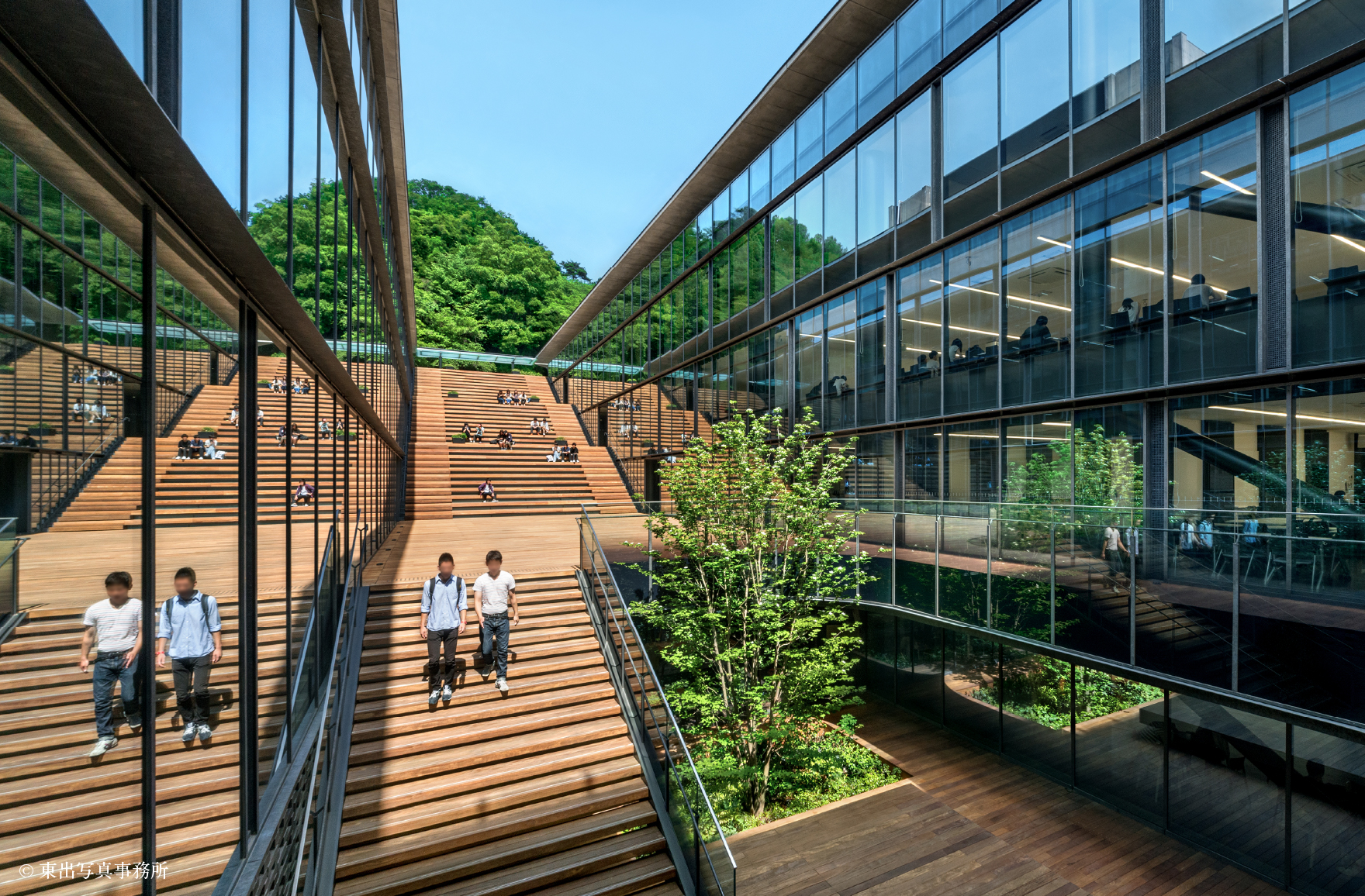 京都産業大学サギタリウス館