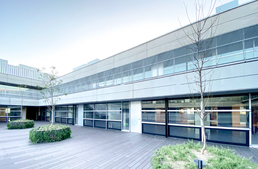 スクリーン：スチール 溶融亜鉛メッキ仕上