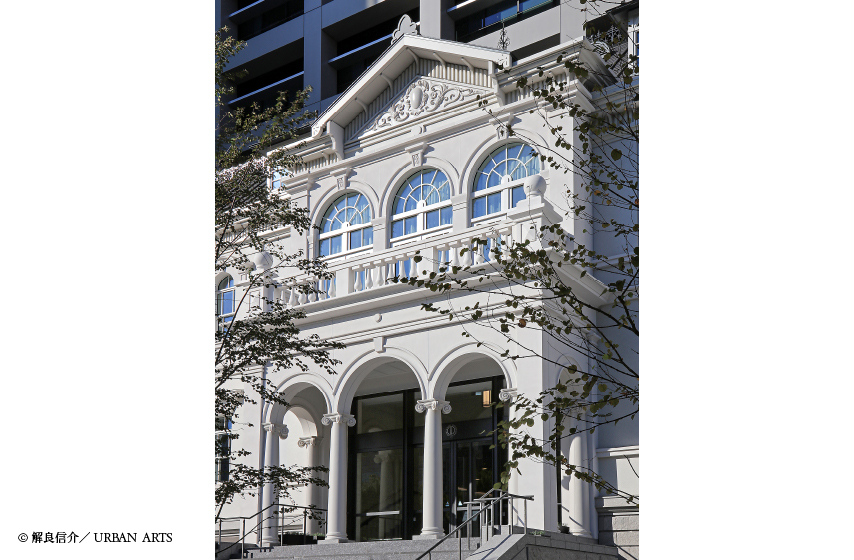 棟飾り・避雷針・肘木・ペディメント・柱頭・円柱［復元］：キャストアルミ フッ素樹脂焼付塗装仕上