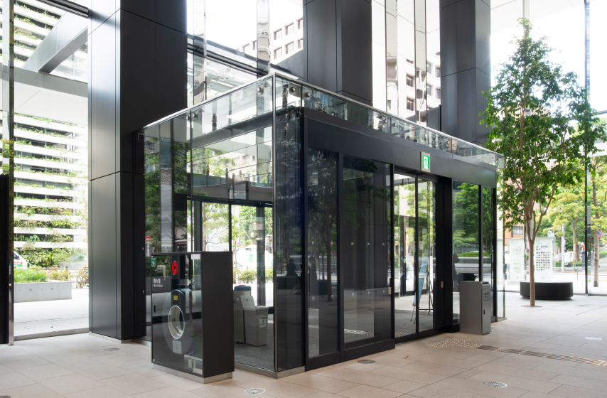 風除室:ステンレス STスーパーブラック MTブラスト仕上