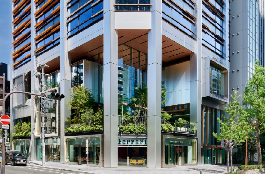 ロ型立体フレーム:ステンレス ヘアーライン仕上・フッ素樹脂焼付塗装仕上カーテンウォール:スチール 塗装仕上屋根:スチール 塗装仕上風除室:ステンレス ヘアーライン仕上・STスーパーブラック ミラー仕上