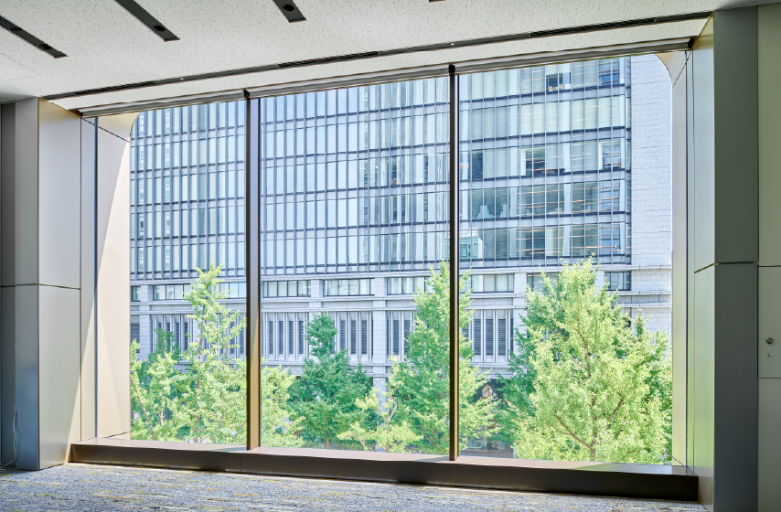 ロ型立体フレーム:ステンレス ヘアーライン仕上・フッ素樹脂焼付塗装仕上