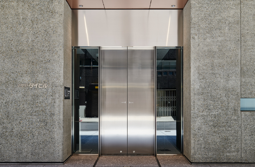 自動引分扉:ステンレス ヘアーライン仕上