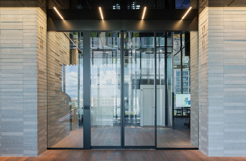 自動引分框扉:ステンレス STスーパーブラック バイブレーション仕上