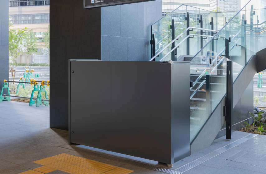 片開扉:ステンレス フッ素樹脂焼付塗装仕上