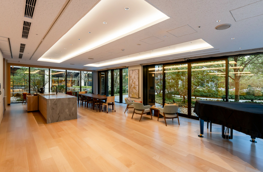 FIX枠・自動片引扉：ステンレス フッ素樹脂焼付塗装仕上