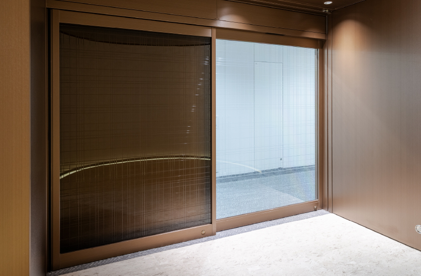 自動片引扉：スチール 化粧シート貼