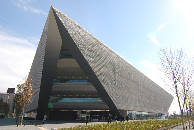 追手門学院大学 ACADEMIC-ARK・CAFETERIA