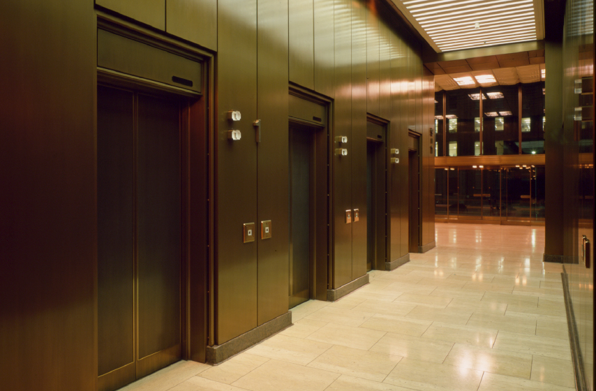エレベーターホール:ブロンズ 硫化イブシ仕上